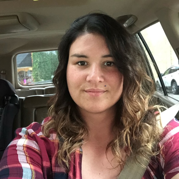 Meet your Posher, Holly - Picture 1 of 1